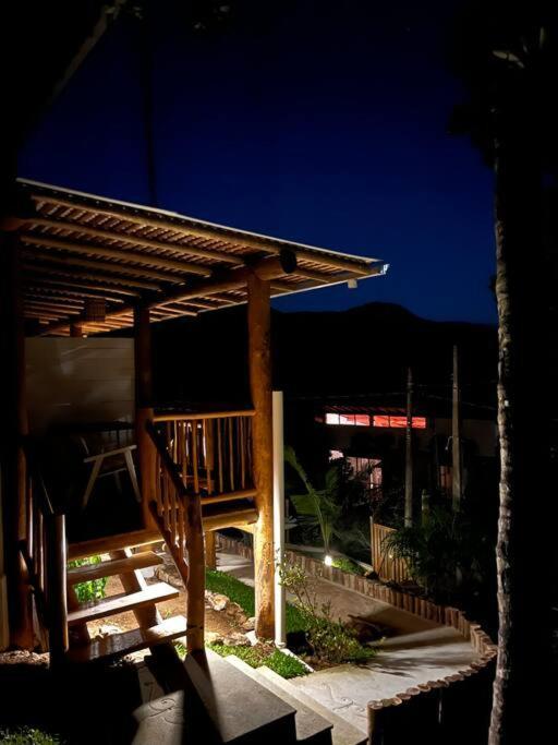 Casa Varandas - Estudio Garoupa Tv, Ac, Frigobar Holiday home Ubatuba